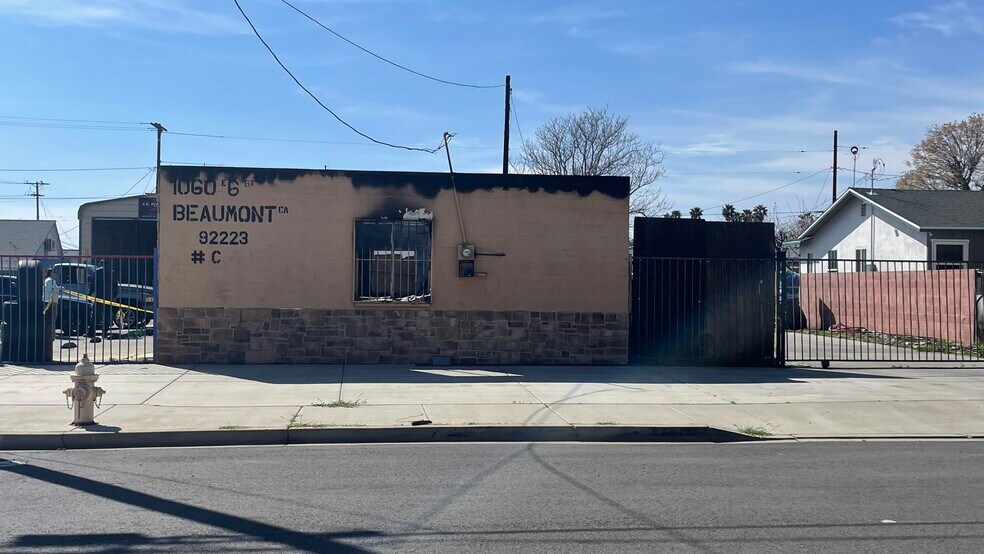 More Photos Of 1060 E 6th St, Beaumont Auto Repair For Sale