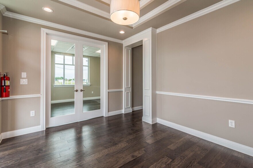 More Photos Of 333 E Bethany Dr, Allen Medical For Lease