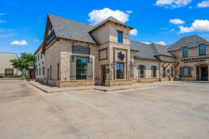 More Photos Of 7515 Quaker Ave, Lubbock Medical For Sale