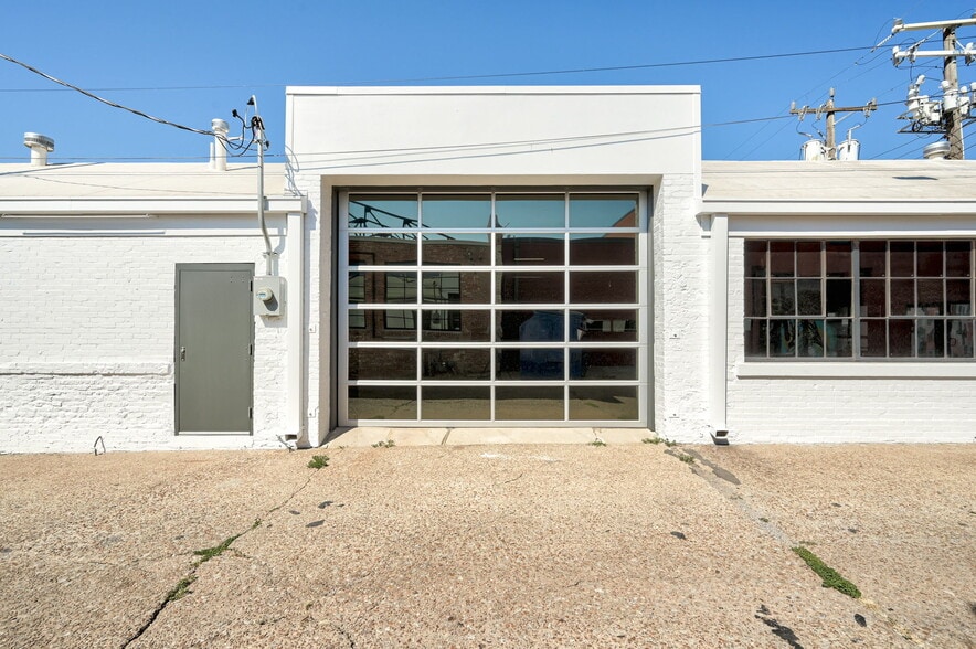 More Photos Of 111 NW 8th St, Oklahoma City Office For Sale