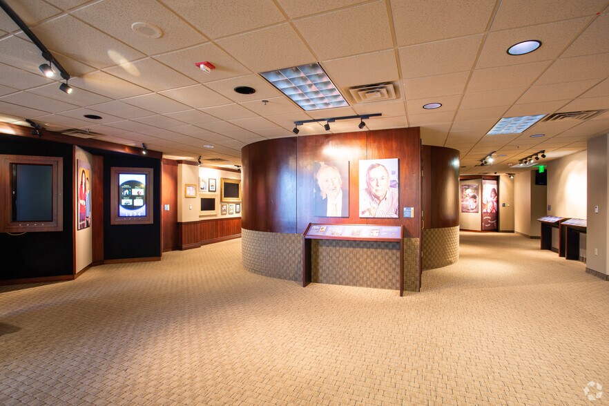 More Photos Of 450 E John Carpenter Fwy, Irving Office For Lease