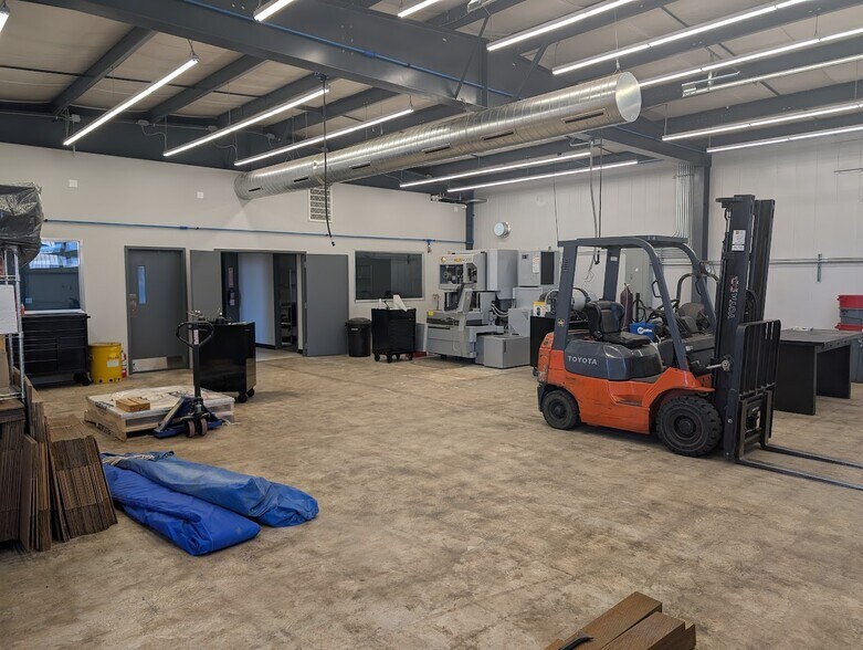 More Photos Of 118 S Parkmont, Butte Light Manufacturing For Lease