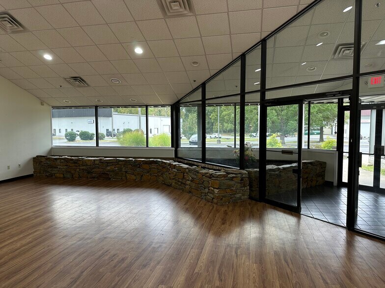 More Photos Of 505 Blue Ball Rd, Elkton Office For Lease