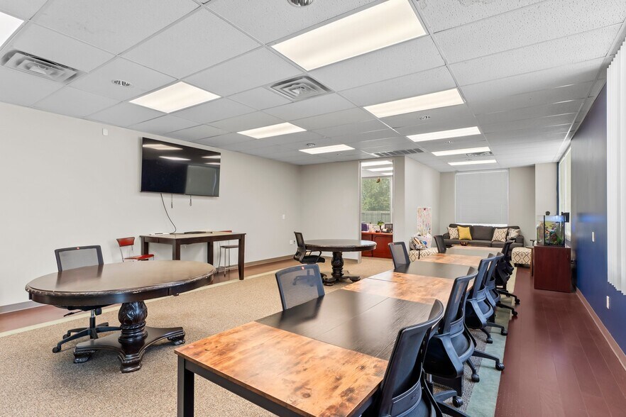 More Photos Of 1034 Regional Park Dr, Houston Medical For Sale