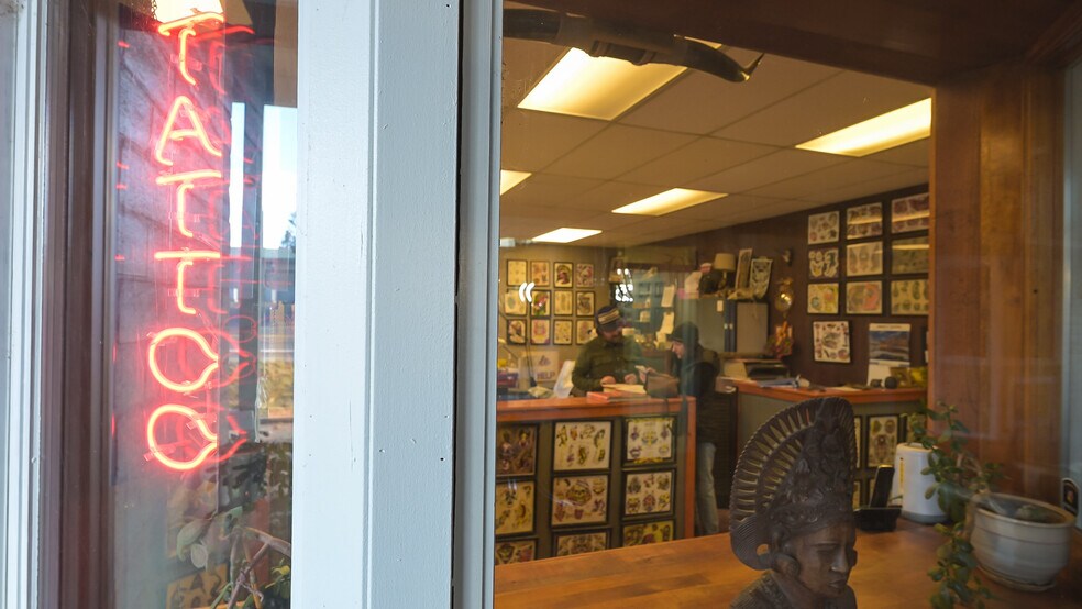 More Photos Of 1824 NE Division St, Bend General Retail For Sale