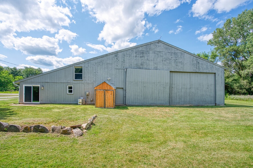 More Photos Of 15921 W M 36, Pinckney Light Distribution For Sale