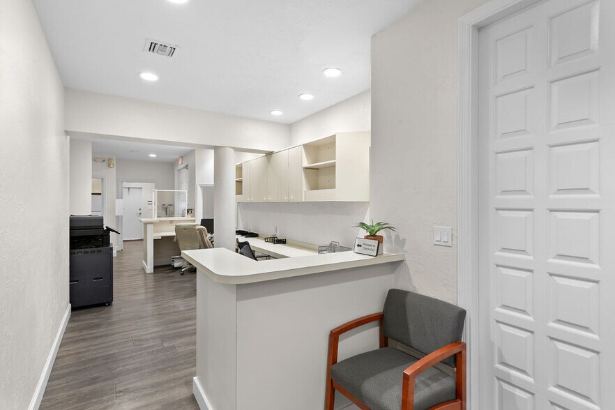 More Photos Of 2245 N University Dr, Pembroke Pines Medical For Lease