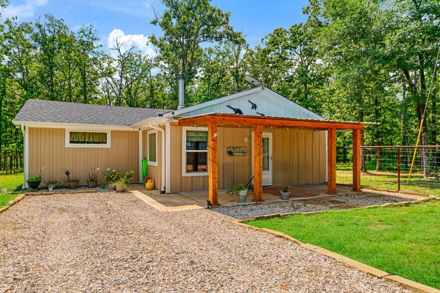 More Photos Of 821 County Road 43830, Paris Multifamily For Sale