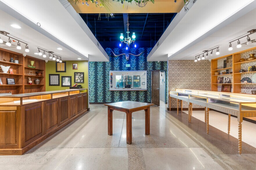 More Photos Of 621 S Kenosha Ave, Tulsa Auto Repair For Sale