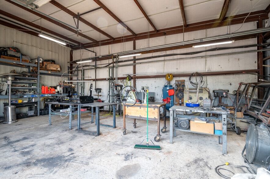 More Photos Of 1210 Metro Park Blvd, Lewisville Distribution For Sale