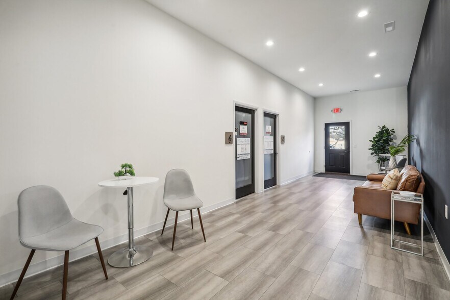 More Photos Of 613 Broadway, Wisconsin Dells Loft Creative Space For Sale