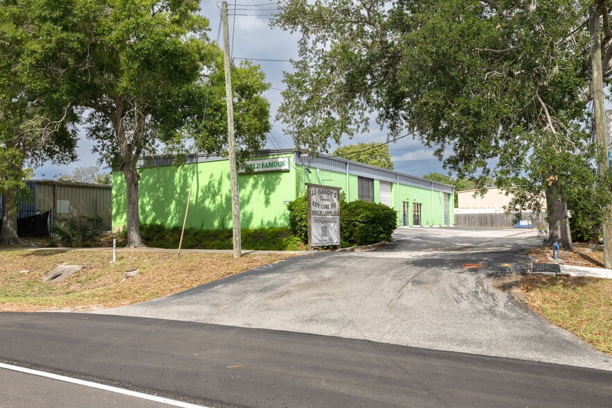 Primary Photo Of 3725 Alt 19, Palm Harbor Warehouse For Lease