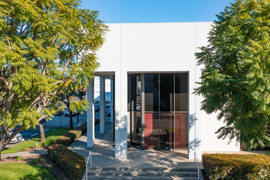 More Photos Of 2202 E Del Amo Blvd, Compton Warehouse For Lease