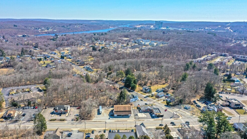 More Photos Of 558 W Main St, Norwich Freestanding For Sale