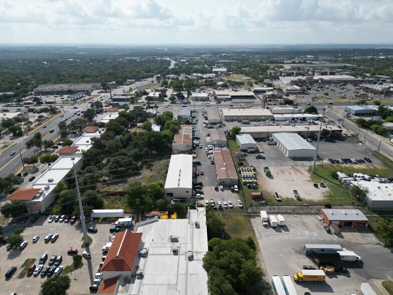 More Photos Of 11116 N Lamar Blvd, Austin Service For Sale