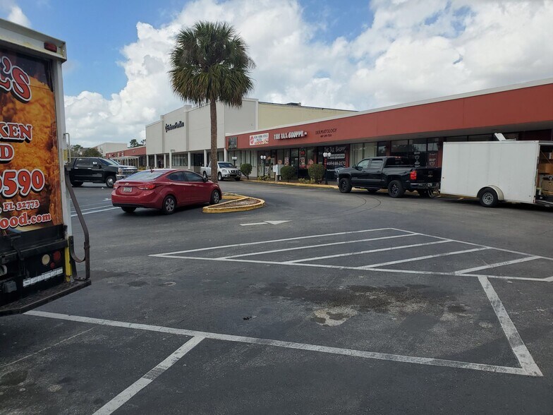 More Photos Of 2921 S Orlando Dr, Sanford General Retail For Lease