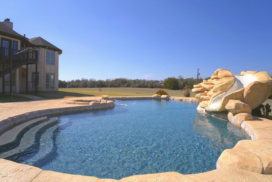 More Photos Of 2982 FM 2935, Brenham Flex For Sale