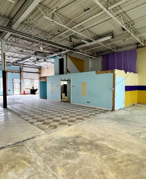 More Photos Of 920 Caledonia Rd, Toronto Warehouse For Lease