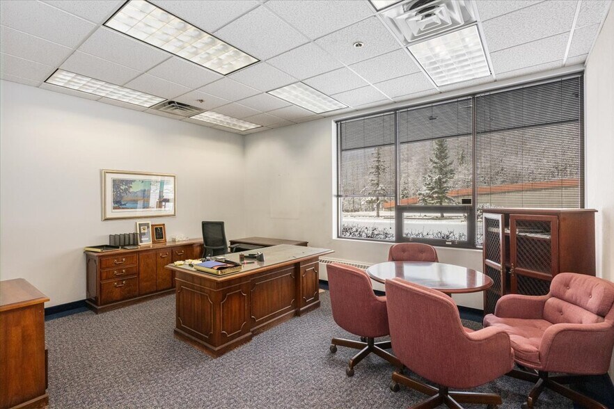 More Photos Of 7001 Jewel Lake Rd, Anchorage Office For Sale