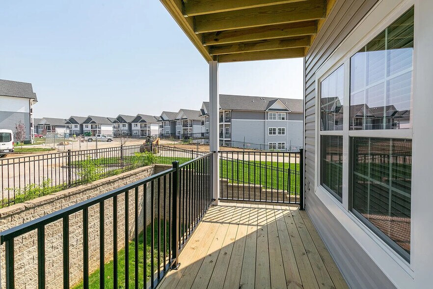 More Photos Of 5711 NE 80th Ter, Kansas City Apartments For Sale