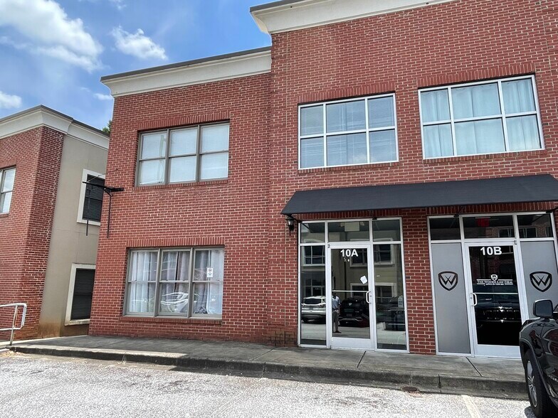 More Photos Of 955 W Wade Hampton Blvd, Greer Office For Lease