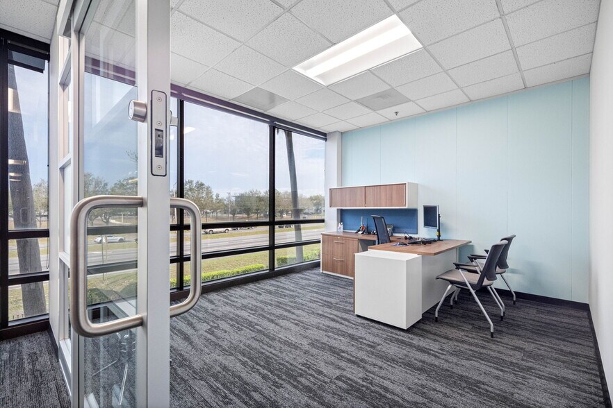 More Photos Of 6801 E Hillsborough Ave, Tampa Office Residential For Sale