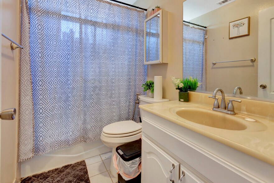 More Photos Of 12731 Barlin Ave, Downey Apartments For Sale