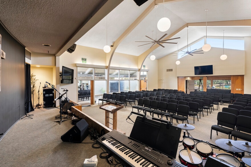 More Photos Of 1109 E Fallbrook St, Fallbrook Religious Facility For Sale