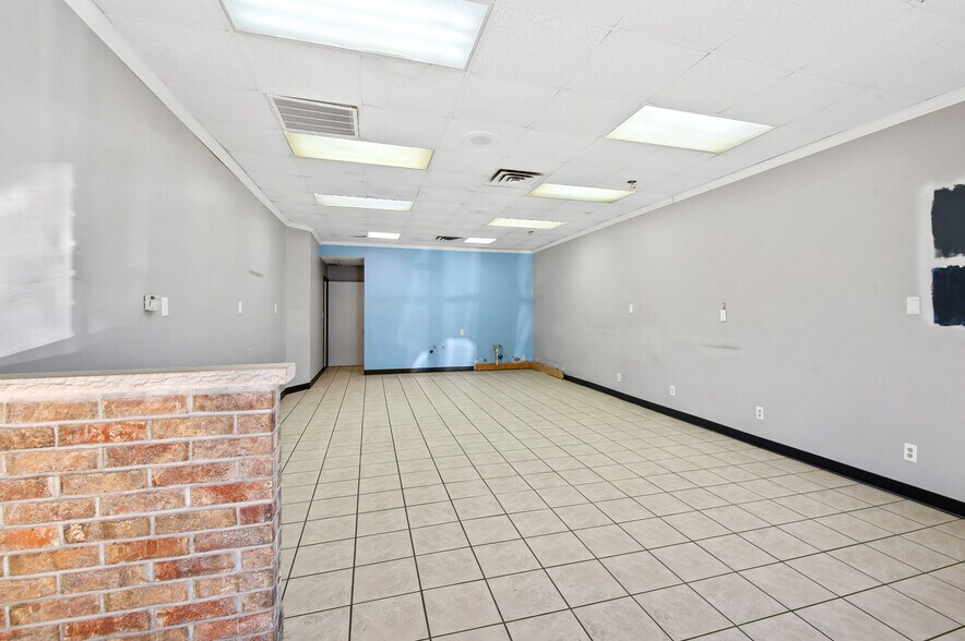 More Photos Of 321 Main Ave, De Pere Storefront Retail Office For Sale