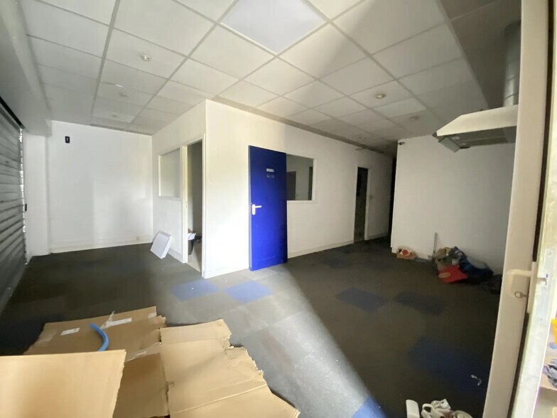 More Photos Of 23 Rue Saint-Exupéry, Eysines Light Manufacturing For Lease