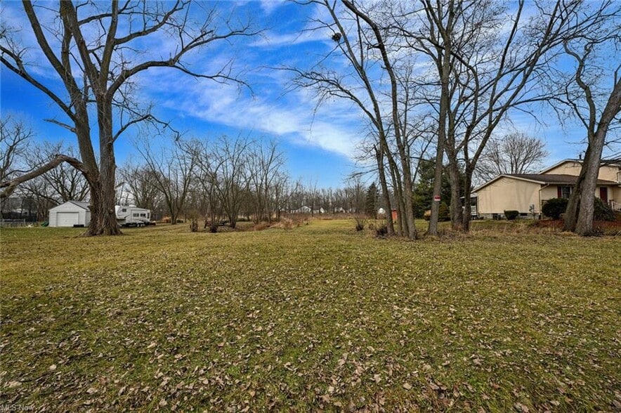 More Photos Of 4707 Eastland NE ave, Louisville Land For Sale