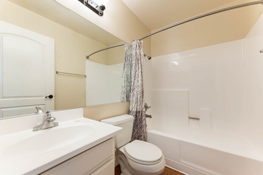 More Photos Of 18620 Burbank Blvd, Tarzana Apartments For Sale