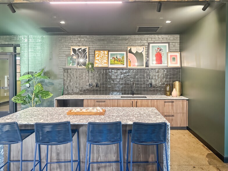 More Photos Of 863 Massachusetts Ave, Indianapolis Coworking Space