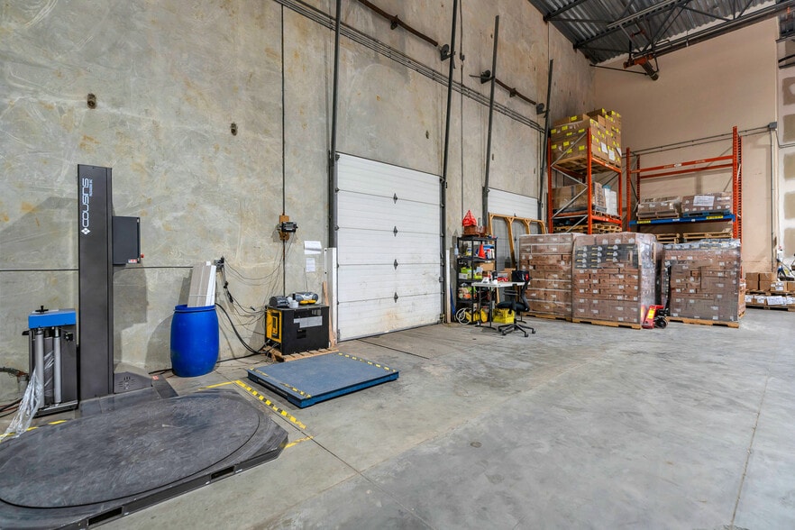 More Photos Of 2567 192nd St, Surrey Warehouse For Lease