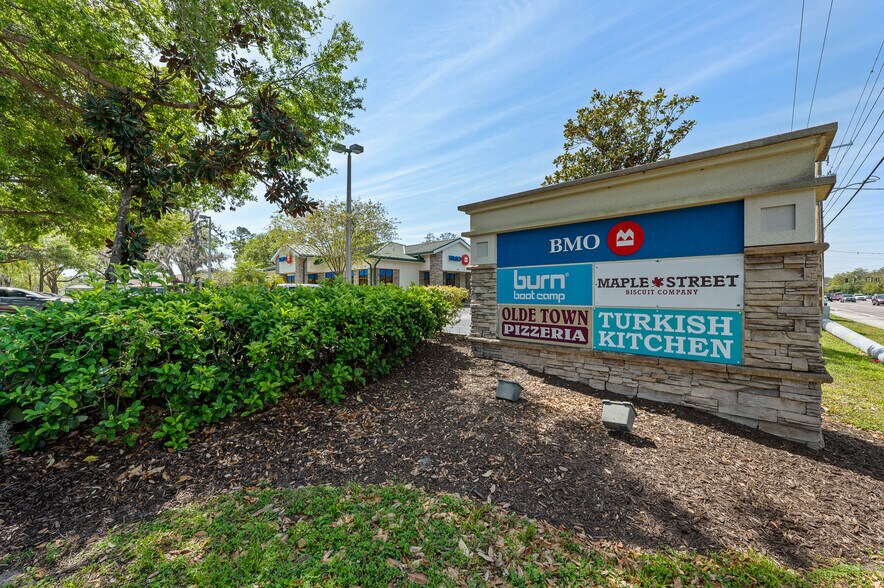 More Photos Of 103 W Bloomingdale Ave, Brandon Bank For Sale