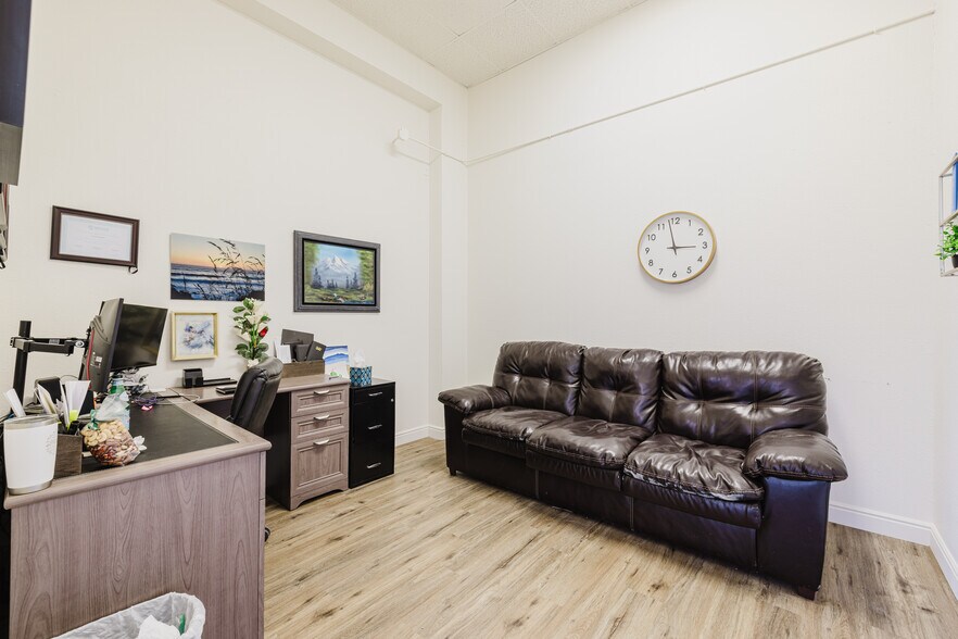 More Photos Of 174 Idaho St, Elko General Retail For Lease