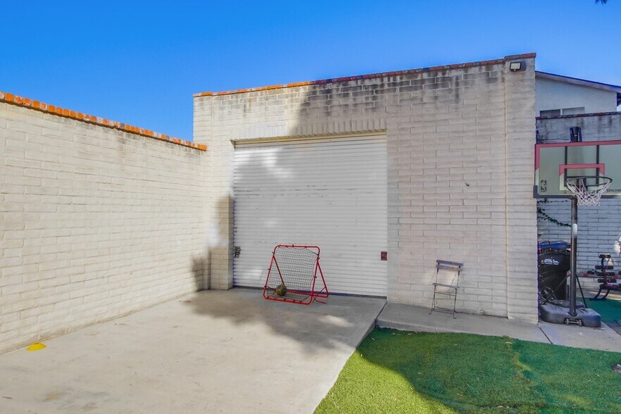 More Photos Of 215 Willie James Jones Ave, San Diego Apartments For Sale