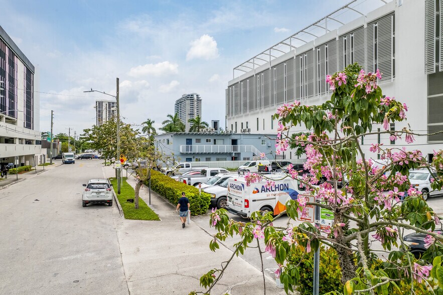 More Photos Of 3530 Biscayne Blvd, Miami Hotel For Sale