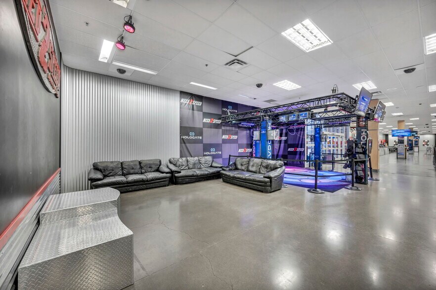 More Photos Of 6895 Sierra Center Pky, Reno Department Store For Lease