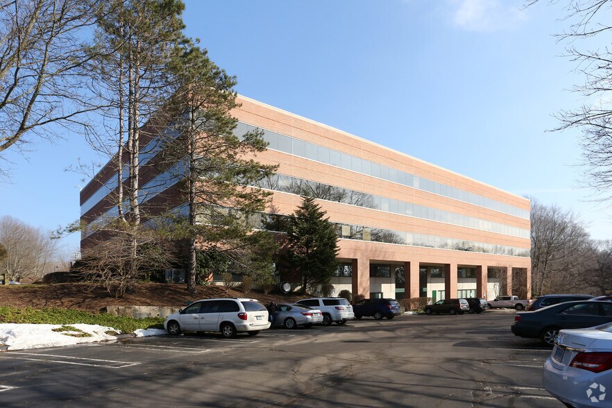 More Photos Of 612 Wheelers Farms Rd, Milford Office For Lease