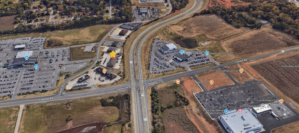 More Photos Of 2237 Lowes Dr, Clarksville Storefront Retail Office For Lease