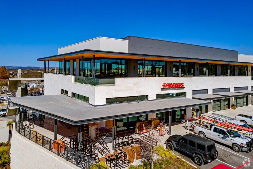 More Photos Of 8435 Wurzbach Rd, San Antonio Medical For Lease