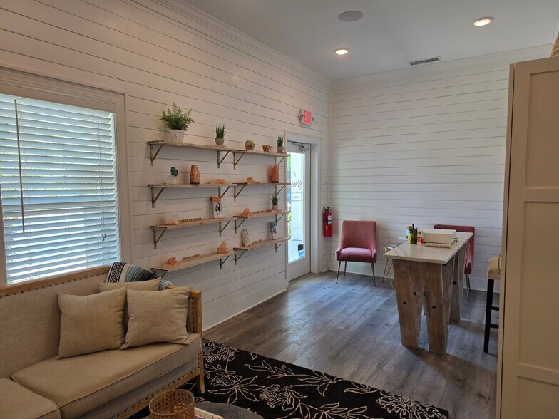 More Photos Of 23 Plantation Park Dr, Bluffton Office For Sale