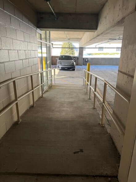 More Photos Of 23 Public Sq, Shelbyville Office For Sale