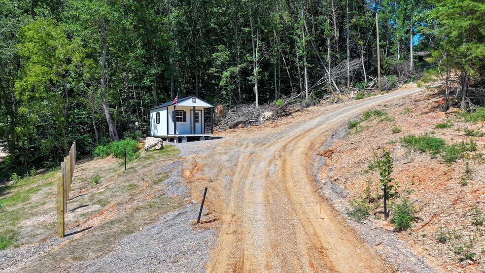 More Photos Of 180 Lakeland Ridge Rd, Bean Station Specialty For Sale