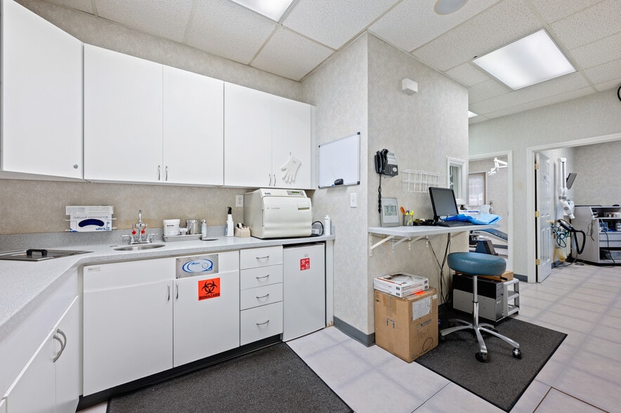More Photos Of 1348 Matthews Township Pky, Matthews Office For Sale