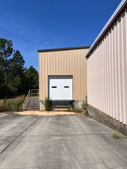 More Photos Of 11496 US Highway 15 501, Aberdeen Warehouse For Lease