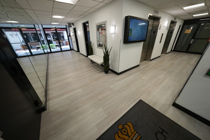 More Photos Of 2001 Palm Beach Lakes Blvd, West Palm Beach Medical For Lease