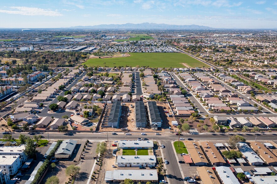More Photos Of 6043-6049 W Laurie Ln, Glendale Apartments For Sale