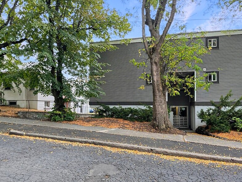 More Photos Of 305 NE Spaulding St, Pullman Apartments For Sale